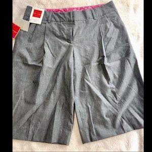 🎄3/$30🎄Isaac Mizrah women’s pleated dress shorts